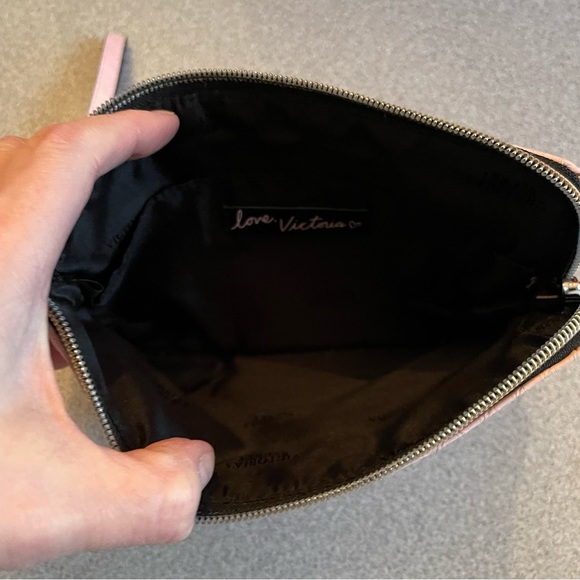 Victoria’s Secret Pink Wristlet Faux Leather/Gator Print - Picture 5 of 8